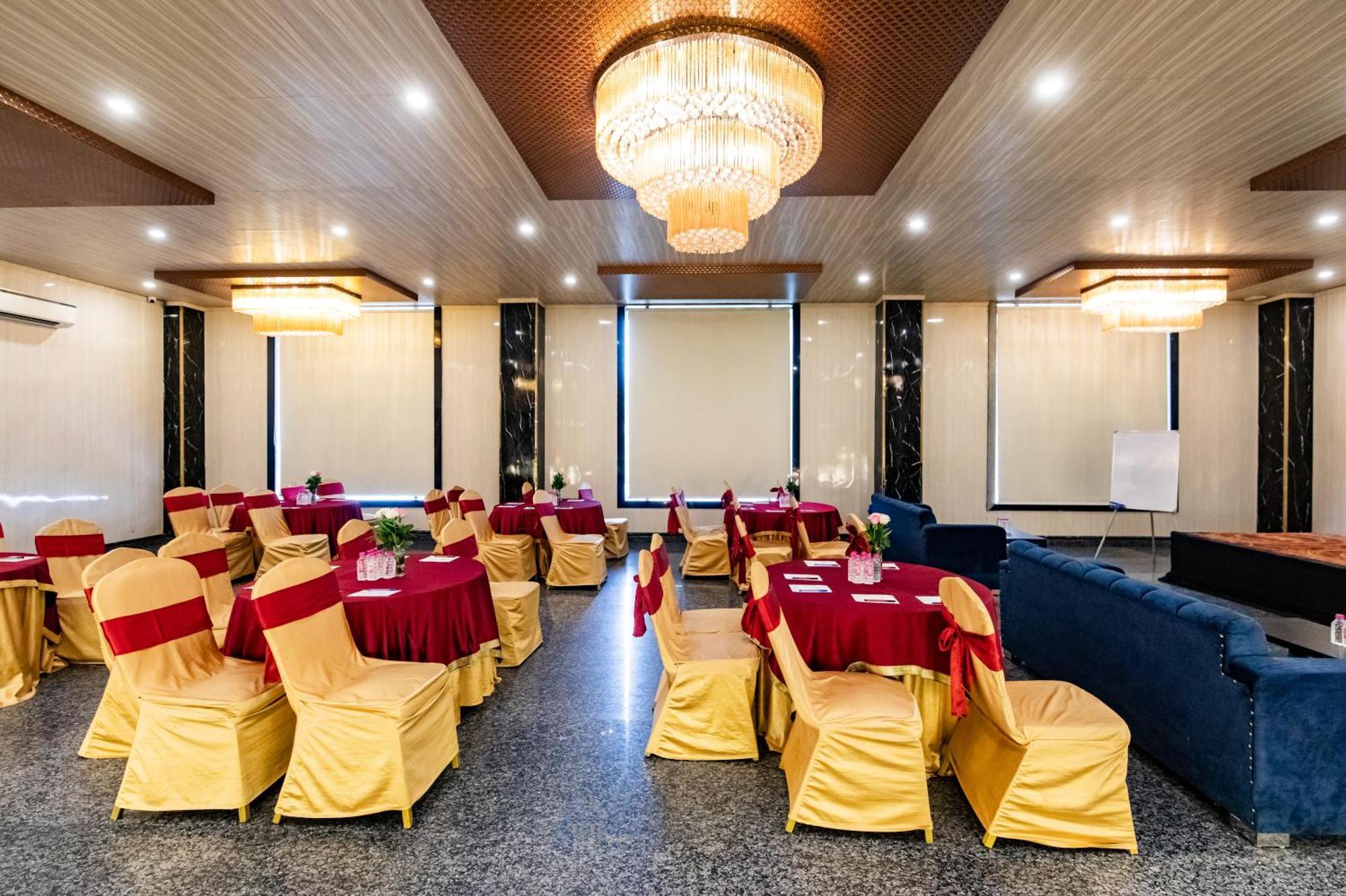 Foxoso Fiori Hotel Jaipur Extérieur photo